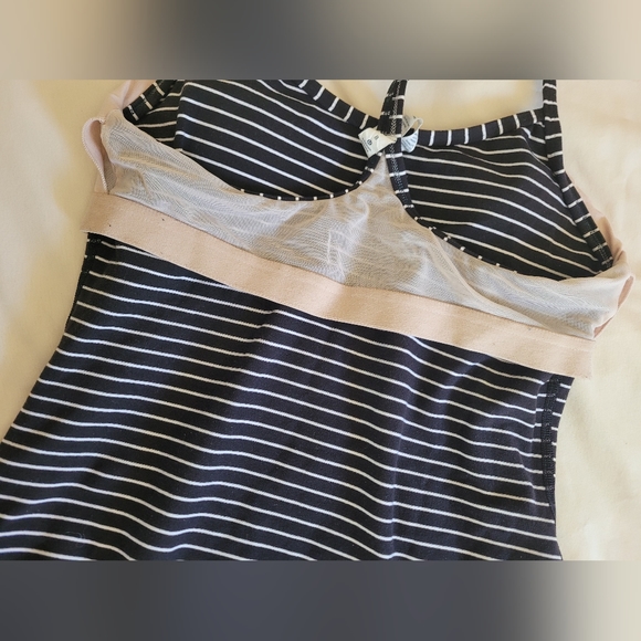 Lululemon Tank 8 - Picture 4 of 12